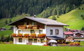 Гостиница Haus Annemarie Apartments Kartitsch - Hochpustertal  Картич